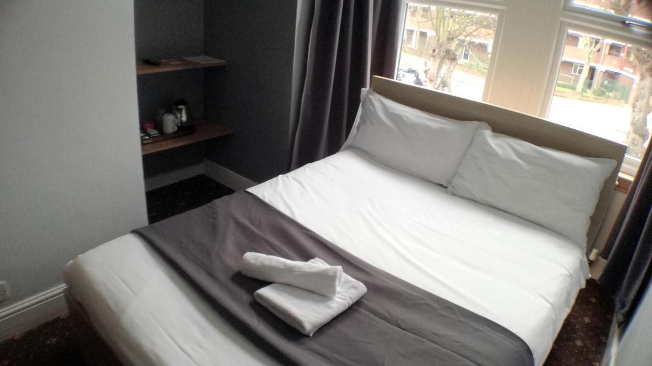 The Mawney Hotel Romford Esterno foto